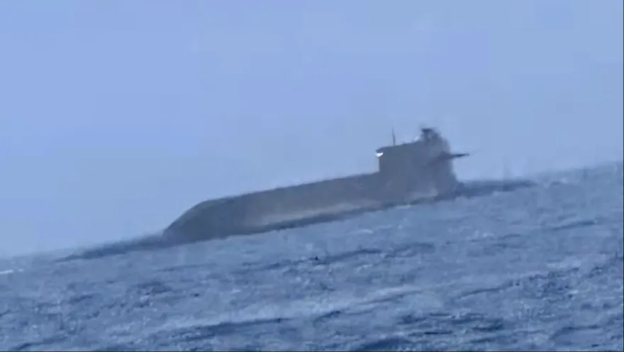 解放軍核潛艦浮航台海！澎湖漁民拍震驚照片　可獲國防部紅包「獎金3萬元」