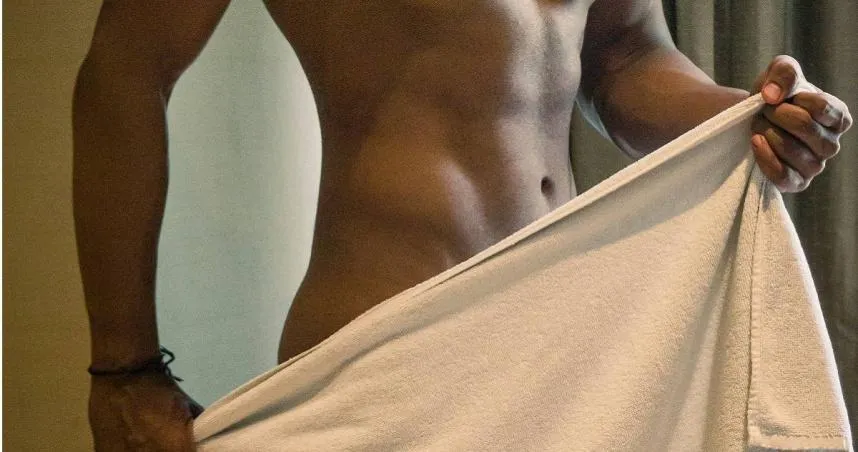 母憂大學生兒子GG小沒女友　泌尿醫檢查驚：士林大香腸