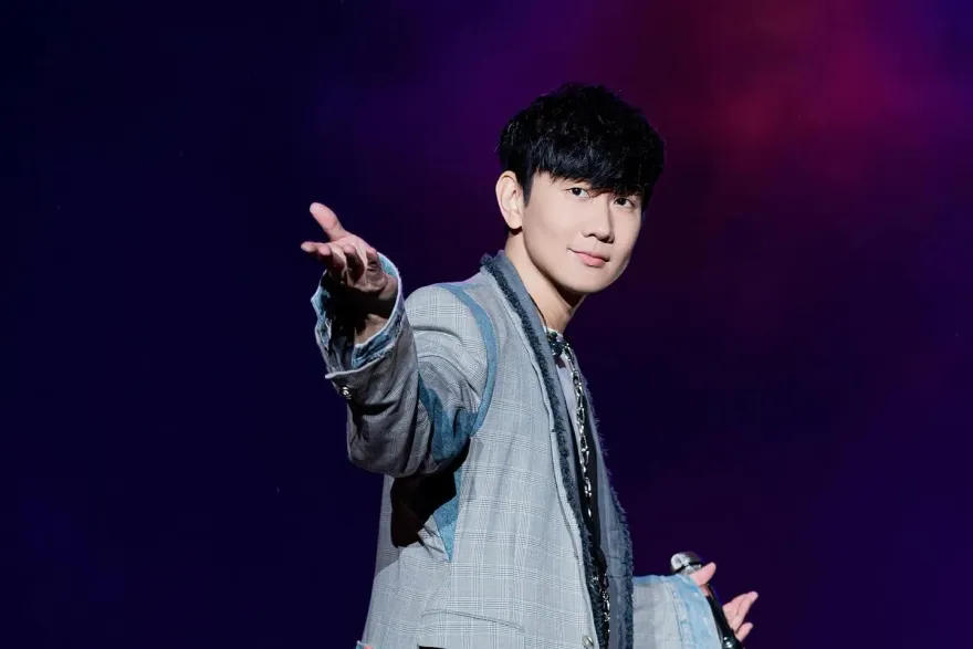 2024年度百首單曲！華語天王、天后TOP 10「行走的CD」征服樂迷