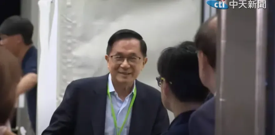 蔡英文缺席民進黨全代會、英系現身最大咖是「他」　阿扁投票身影也曝光了