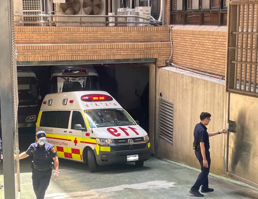 快訊/彭振聲又傳身體不適！中午嘔吐戒護送醫　凌晨羈押庭「主張無罪」突暈眩