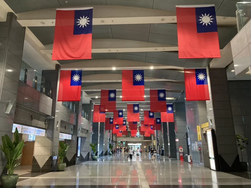 割毀國旗非言論自由！3台獨主張者高院改判有罪