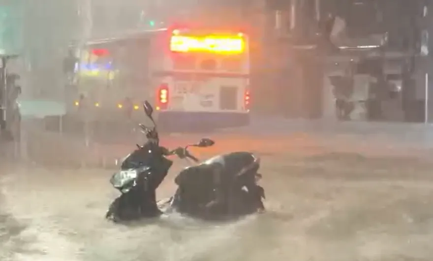 國家警報響！雷雨轟台中、南投到傍晚　頭汴坑溪防暴漲