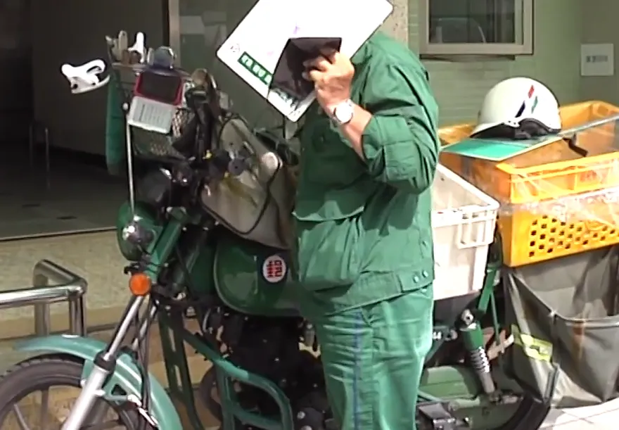 郵差送信被路樹壓死求國賠　交通部殺價竟稱：雨天出勤有過失