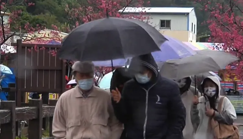 暖陽剩今天！11/17東北季風增強降溫　宜蘭5地區迎大雨