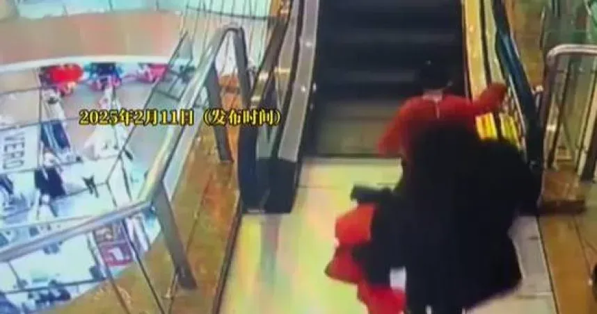 江蘇2歲童遭電扶梯夾斷手指！家長痛批賣場管理疏失