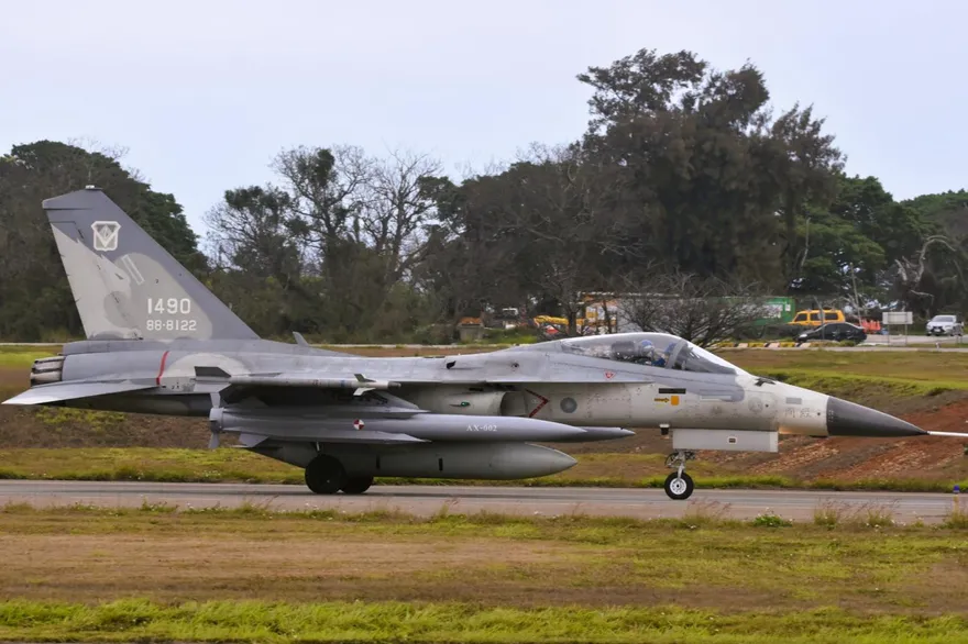 空射雄三飛彈首度發射　張誠曝：具美國欠缺的不對稱戰力