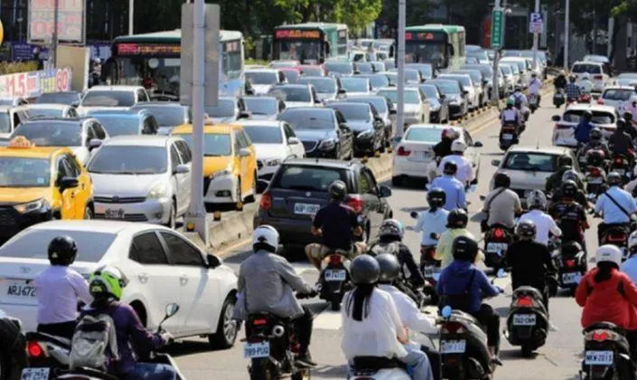 立院三讀車輛噪音超標最重罰3.6萬　情節重大吊照