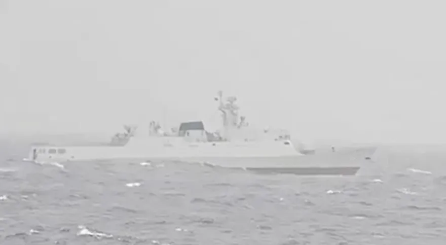 颱風逼近軍機消失　解放軍10艘船艦仍徘徊台海周邊