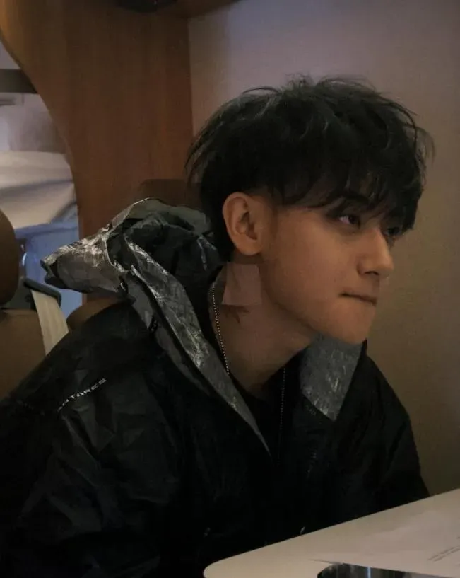 看不下去黑心！黃子韜宣布「跨界賣衛生棉」