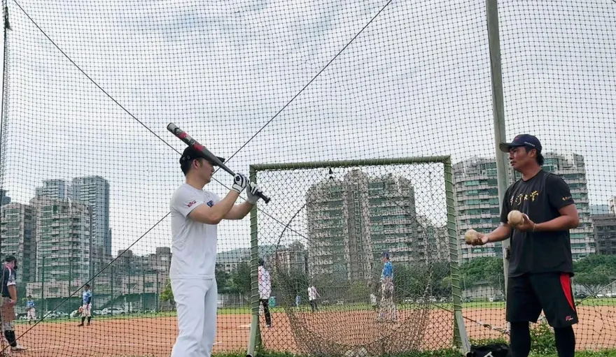 率隊出戰世壯運慢速壘球賽　蔣萬安進行特打訓練