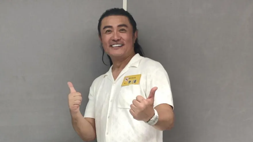 李㼈昔當兵「大腿刺傷」濺血！　談演藝圈閃兵團直球回應