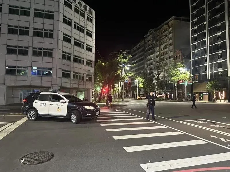 悚！高雄男跟弟弟吵架被帶去派出所　離去後竟「慘遭輾斃」