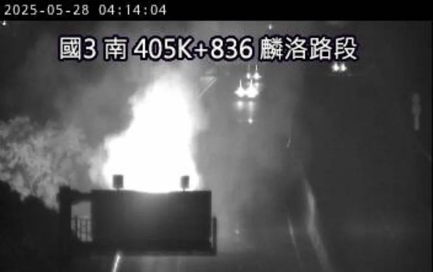 影/國3南向麟洛段「車陷火海」！狂燃炎球驚悚直擊