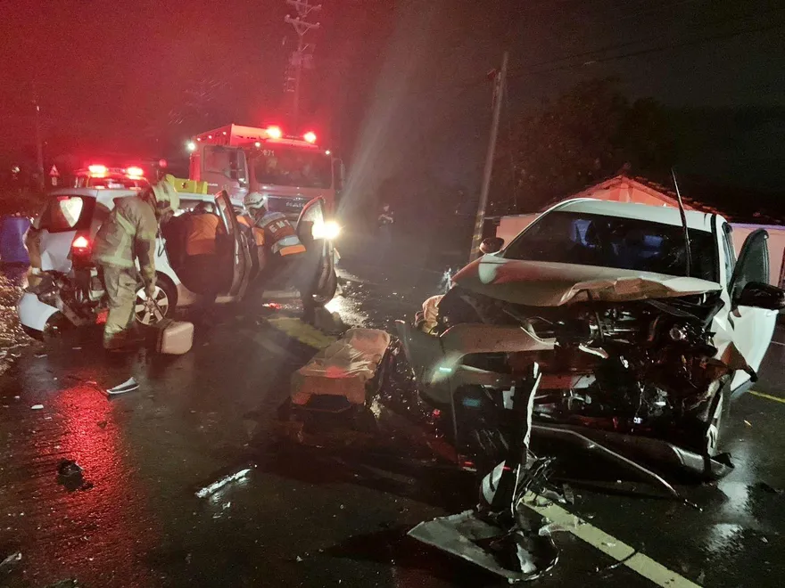 影/台南2車高速對撞全毀「2女駕駛、1乘客慘死」身分曝光