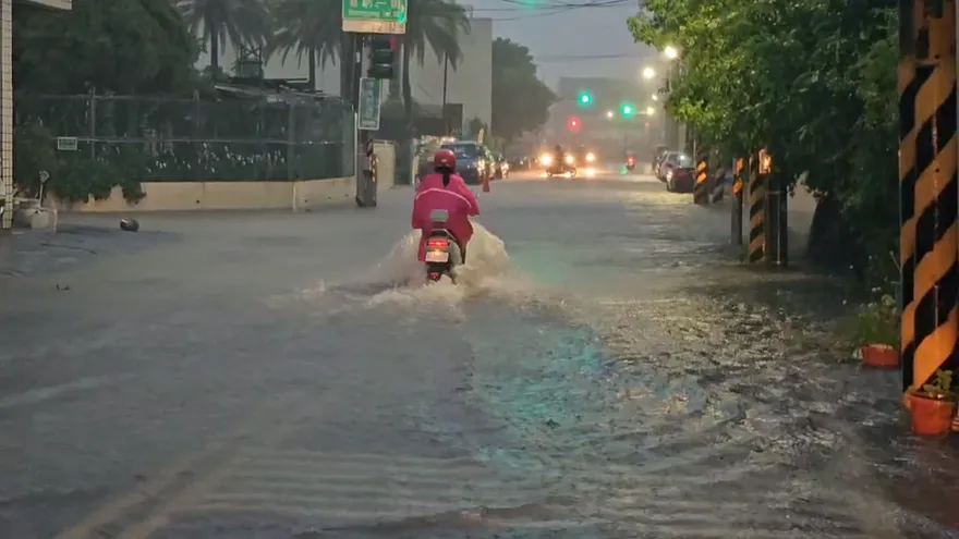 丹娜絲大豪雨猛灌！台東達仁、大武鄉「2級淹水警戒」