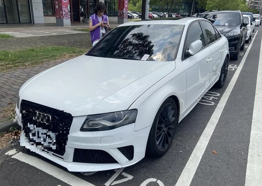 開奧迪卻欠稅18萬！車被天眼抓包拖吊　車主秒繳5萬求分期