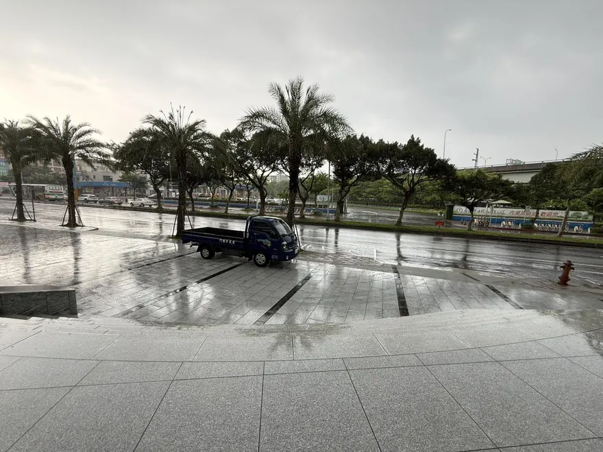 午後對流旺盛！「9縣市」大雨來襲　 山區慎防坍方落石