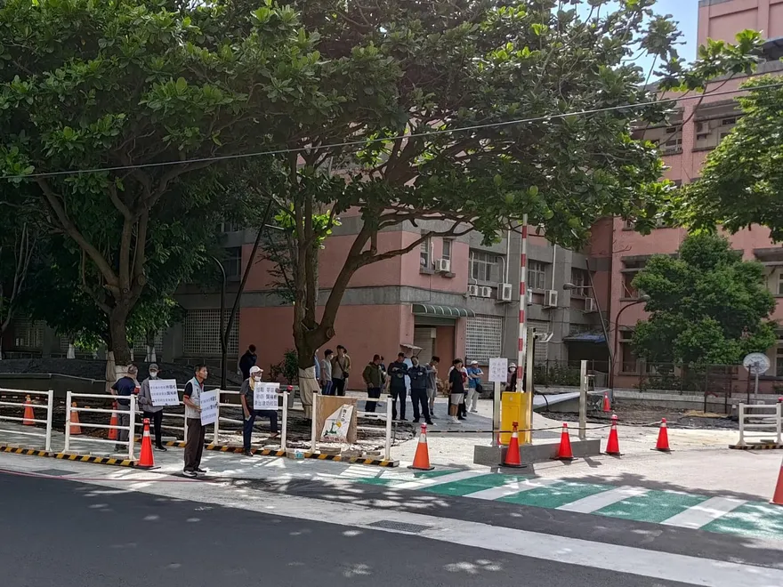 影/建功高中師對師性騷遭記過仍任職！受害者控訴：縱容性暴力