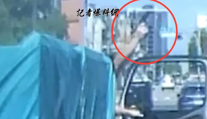 影/行車糾紛當街亮槍恐嚇　2搬家公司員工落網