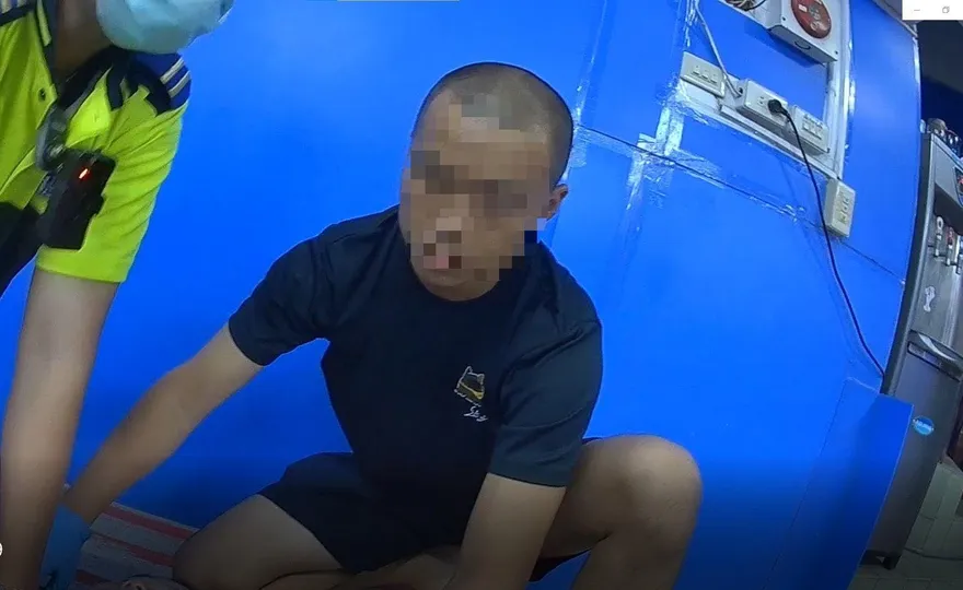 新竹阿北打球突倒地...神秘男CPR「比警消還熟練」　全場驚嘆