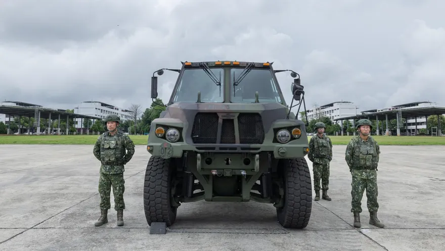 賴清德視察第58砲指部　美軍最新中型戰術載具意外曝光