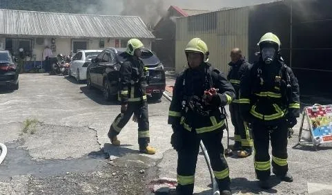 影/驚險！宜蘭三星民宅爆火警　79歲翁機警逃生幸無礙