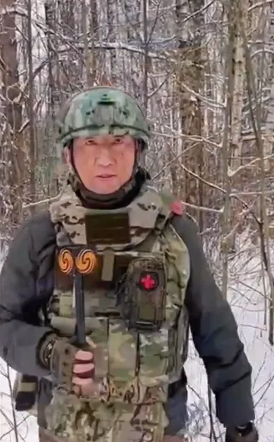 影/俄烏邊境遭無人機襲擊！陸記者「頭部受傷」畫面曝