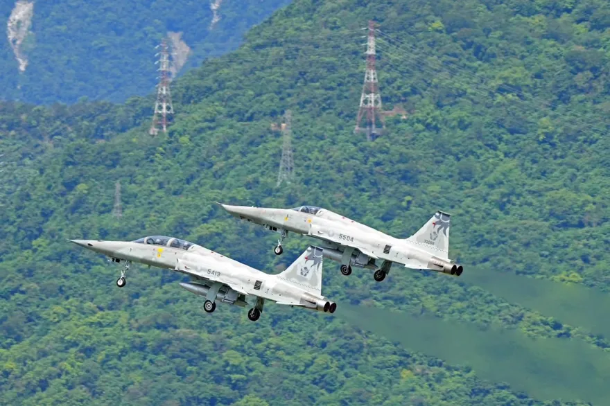 守護領空半世紀　「花蓮虎」F-5E最後裝掛飛彈直擊