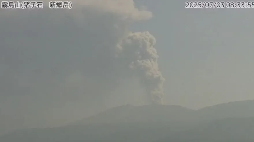 日新燃岳火山連日噴發！煙灰竄1500米　航班取消影響逾千人