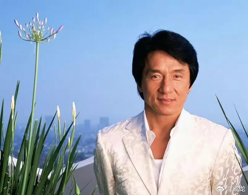 成龍昔遇狂粉三度呼巴掌　拜託保鑣不回擊原因曝