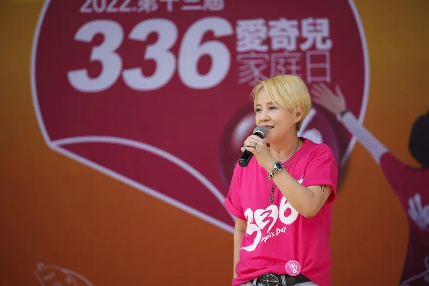 演藝圈公開表態第一槍　李明依臉書疾呼：726投不同意罷免