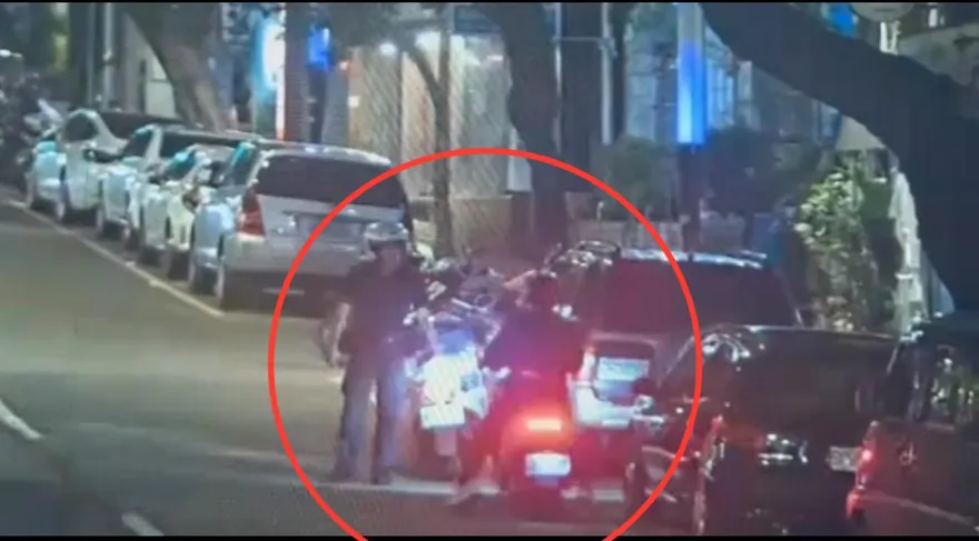 影/北市狂女騎機車違規遭攔　拒簽罰單暴怒咬傷員警