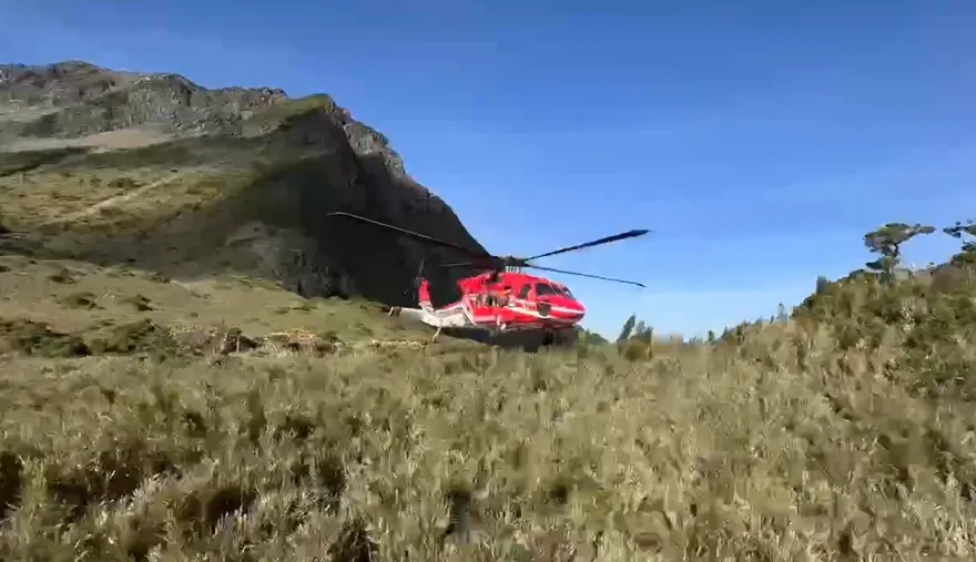 女登山客爬南湖大山跌倒受傷　黑鷹直升機協助送醫