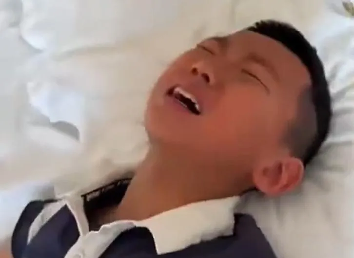 太熱了！寫滿的作業一熱變空白　江蘇學生當場崩潰痛哭