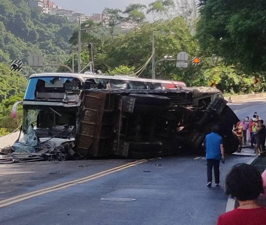 影/新北萬里「國光客運對撞砂石車」最新！1命危14人輕重傷