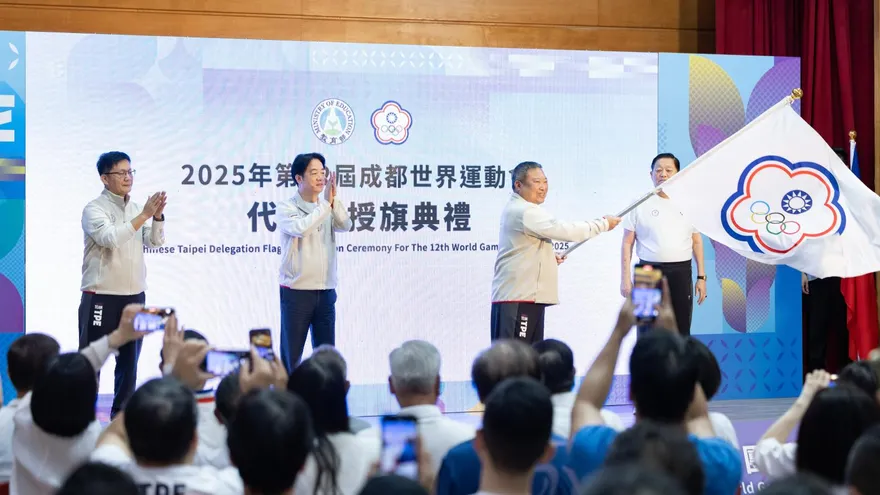 陸搶賀電後！賴清德授旗世運隊：發揮運動家精神贏得國際認同