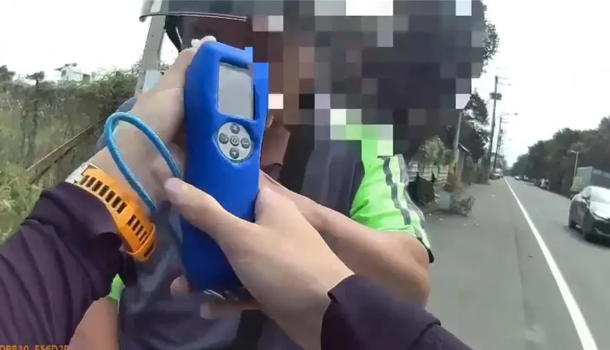 屏東男酒駕拒測！25歲員警執勤遭襲　脖子、手指受傷