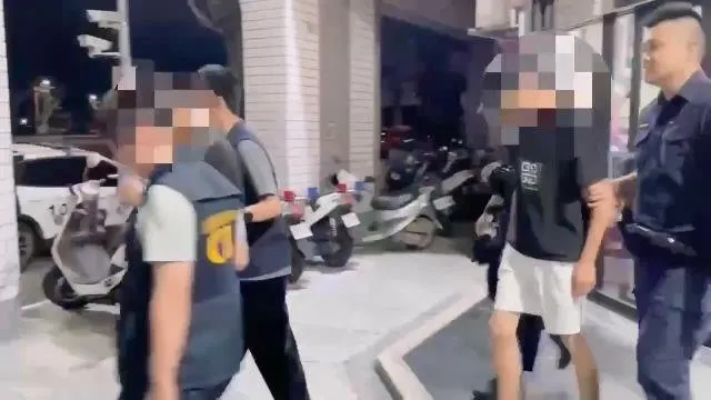 潑網紅鳳梨飲料連鎖宜蘭分店「臭泥水」！2嫌台南落網
