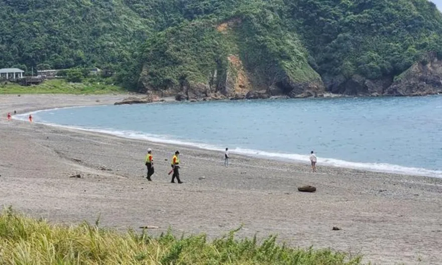 宜蘭女負氣離家後失蹤　拖鞋手錶遺留情人灣