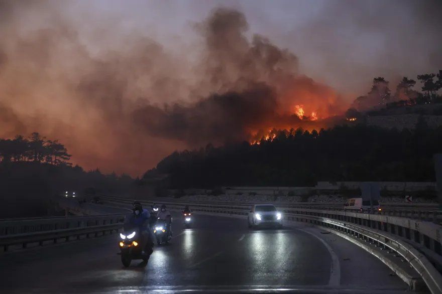 熱浪席捲歐洲多國發高溫預警　土耳其山火2千人撤離77人送醫