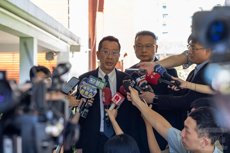 陸委會禁止退將參加大陸抗戰閱兵　顧立雄：違規依法處置