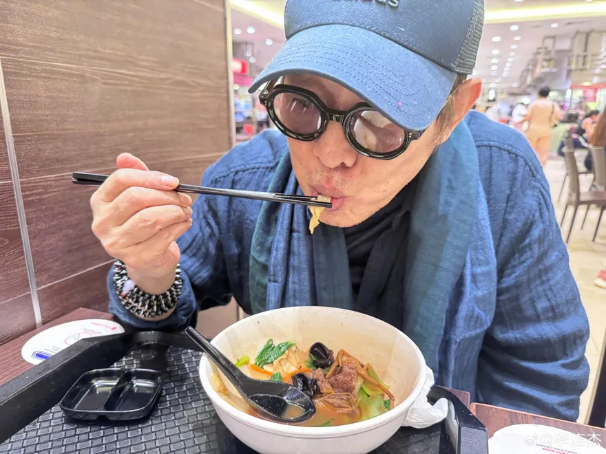 1天前才宣布住院！李連杰吃刀削麵樂喊「出廠了」曝現況