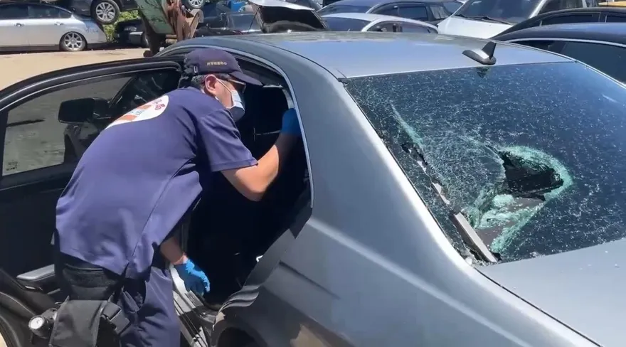影/離婚20萬分手費談不攏　前夫賓士車遭亂槍掃射