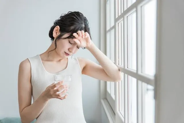 睡眠不足易耳石脫落！年復發率達15%　好發中年女性