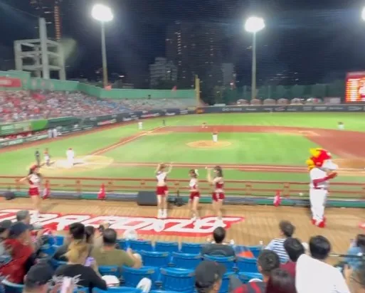 影/中職陳子豪打席遇地震中斷　主審緊急喊停比賽