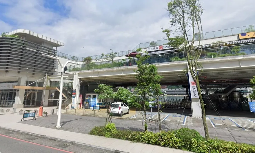 基隆港碼頭一道人影漂阿漂！警消撈起浮屍　身分暫無法確認