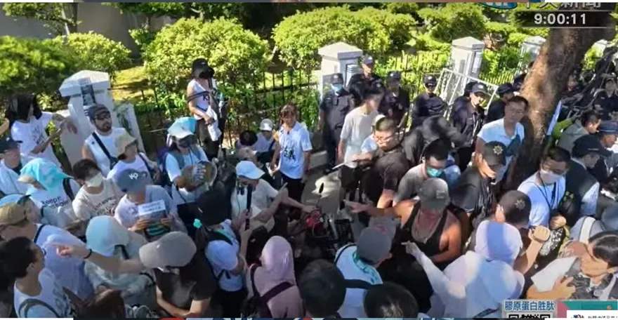 直播/小草頂31度高溫「要萊爾校長出來面對」　北檢發聲了！