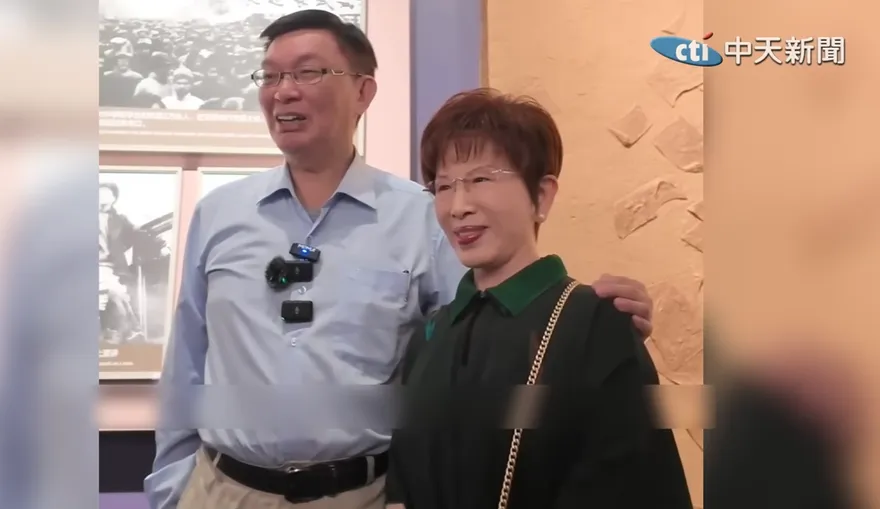 洪秀柱抗戰紀念館巧遇苑舉正　兩人笑說：準備做烈士了