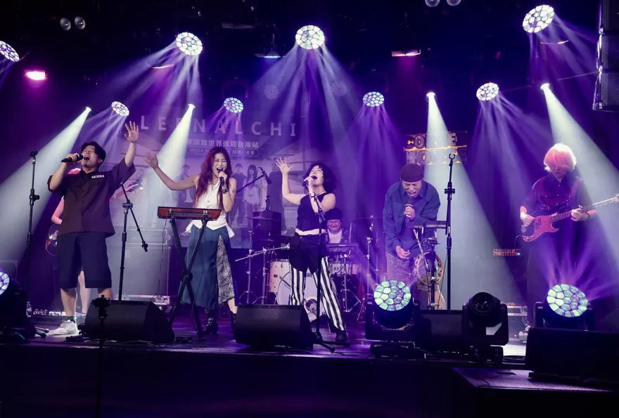 和偶像許光漢同場沒發現！Leenalchi主唱趴桌崩潰：真的假的？